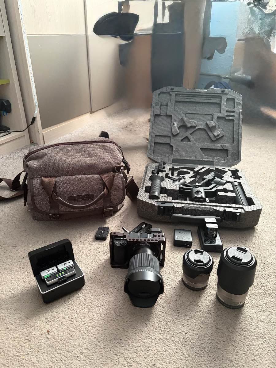 Zestaw filmowca Aparat Sony A6300 +3 obiektywy + gimbal + 2 baterie